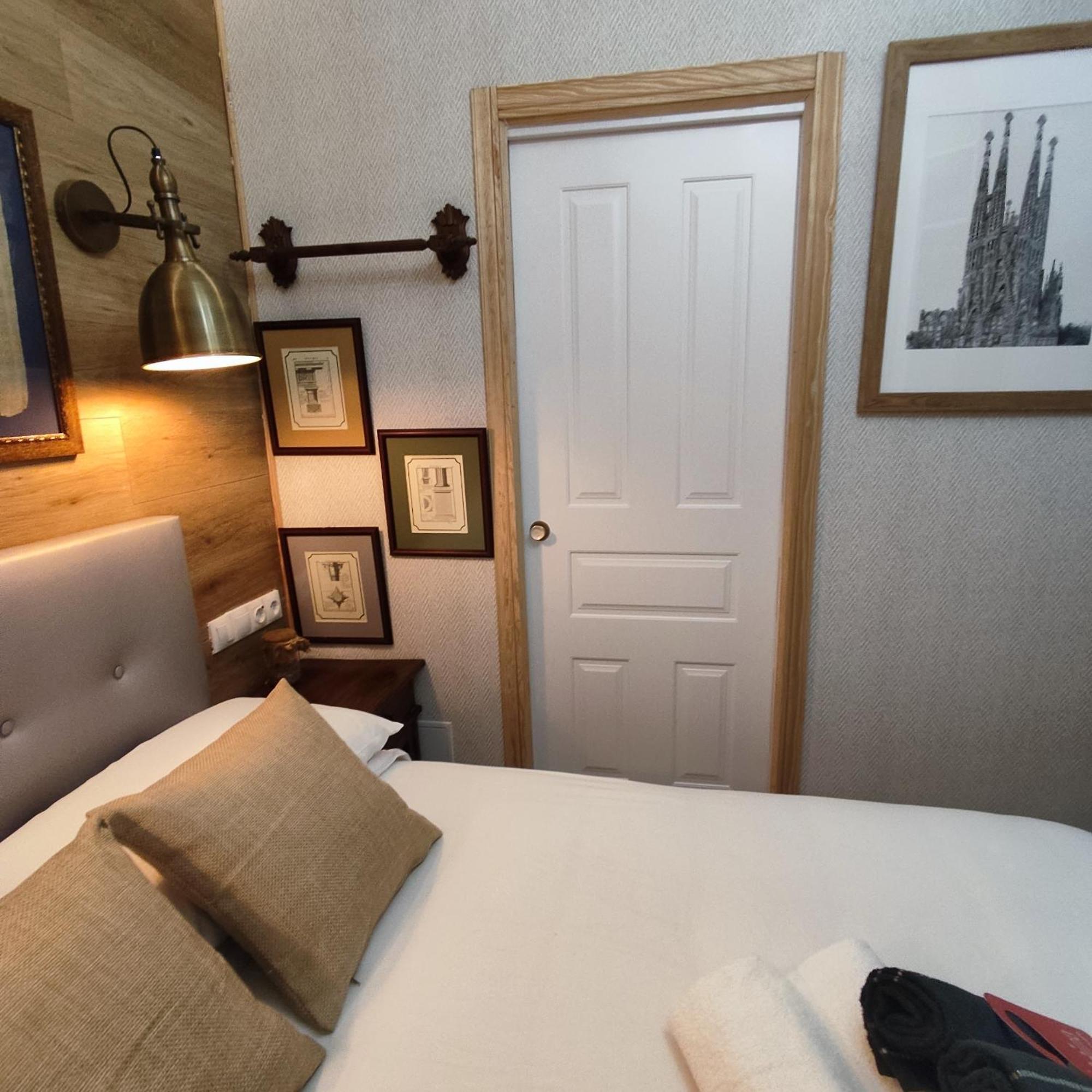 Studio Or With Private Bathroom Or With Shared Bathroom Appartement Barcelone