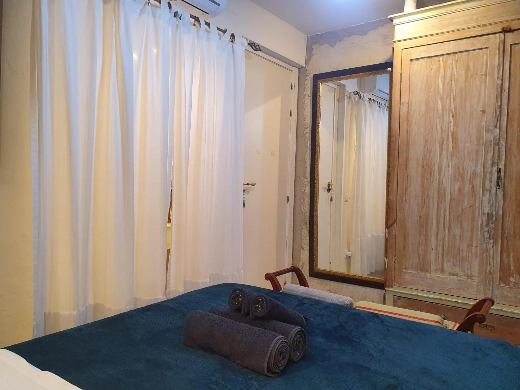 Appartement Studio Or With Private Bathroom Or With Shared Bathroom Barcelone