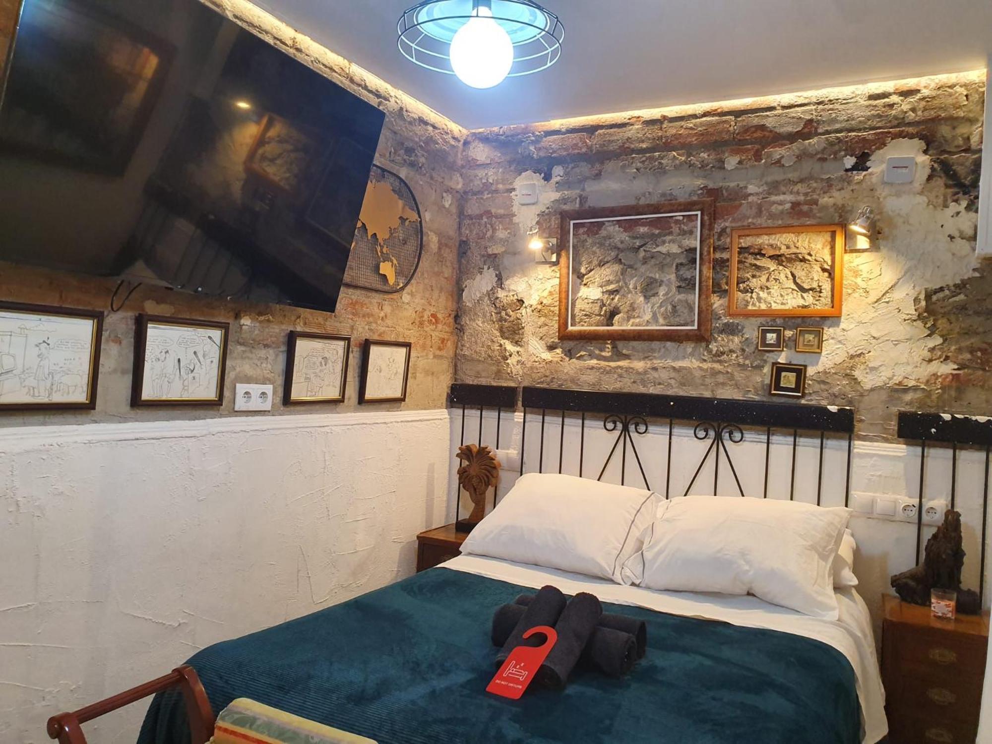 Studio Or With Private Bathroom Or With Shared Bathroom Appartement Barcelone